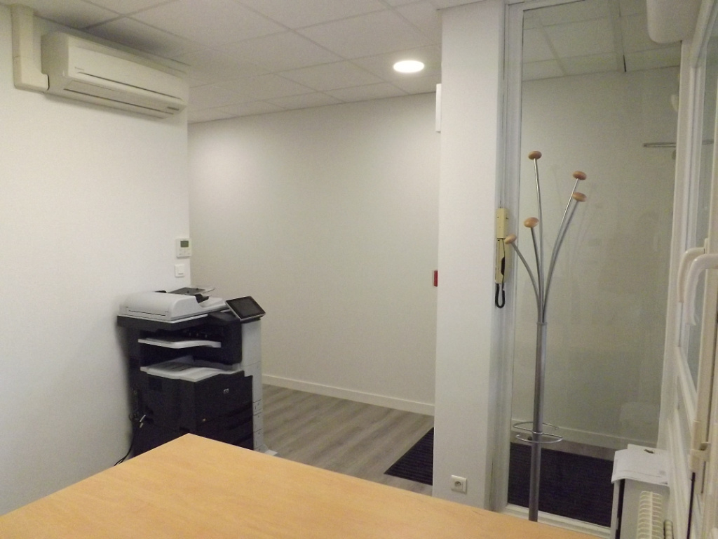 Location Immobilier Professionnel Location - Local / Bureau - 16 M² ...